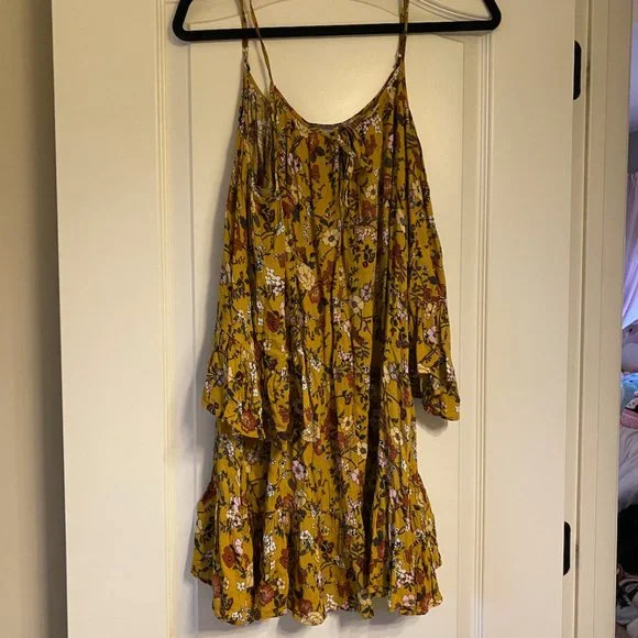 Yellow Short Floral Sundress - Picture 2 of 3